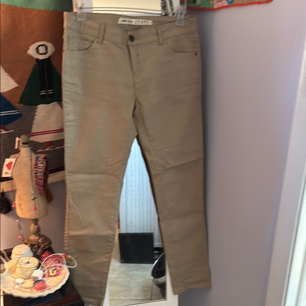 Stylish gold skinny jeans